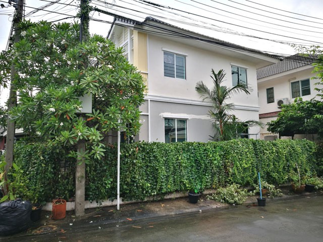 ขายถ กขายทาวน เฮ าส ม อสองก ได เต มปท มธาน ต ดรถไฟฟ าสายส แดง สถาน หล กหก ราคา 2 590 00 คล งบ าน com