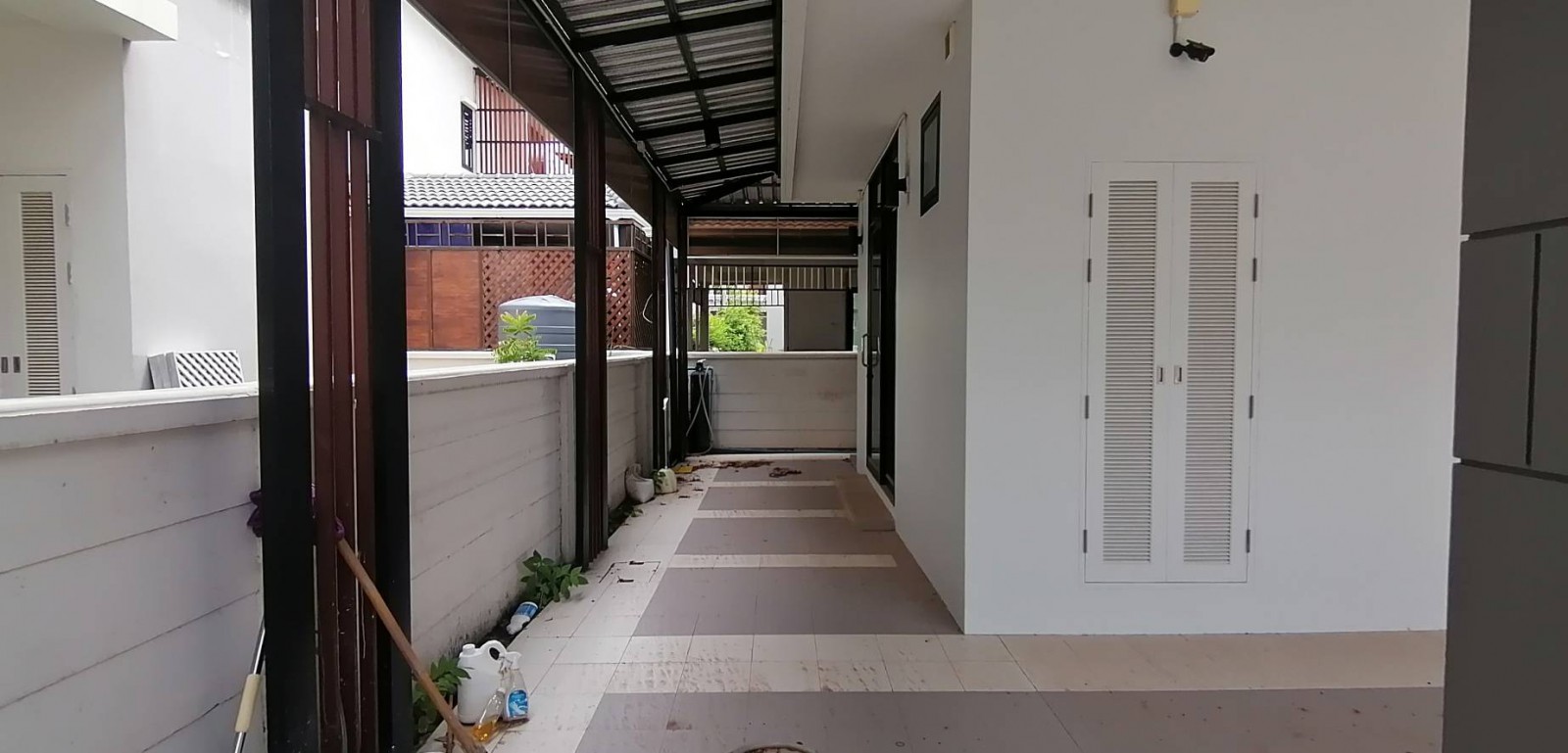 ขายด่วน!!! บ้านเดี่ยว 2 ชั้น+บ้านรับรอง หมู่บ้าน Lake Nakara - คลังบ้าน.Com