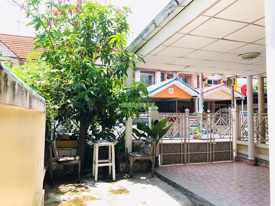 หมู่บ้านพูนสินธานี3 เคหะร่มเกล้า64 ขายด่วน ทาวน์เฮ้าส์ 2 ชั้น เนื้อที่ 27  ตร.ว - คลังบ้าน.Com